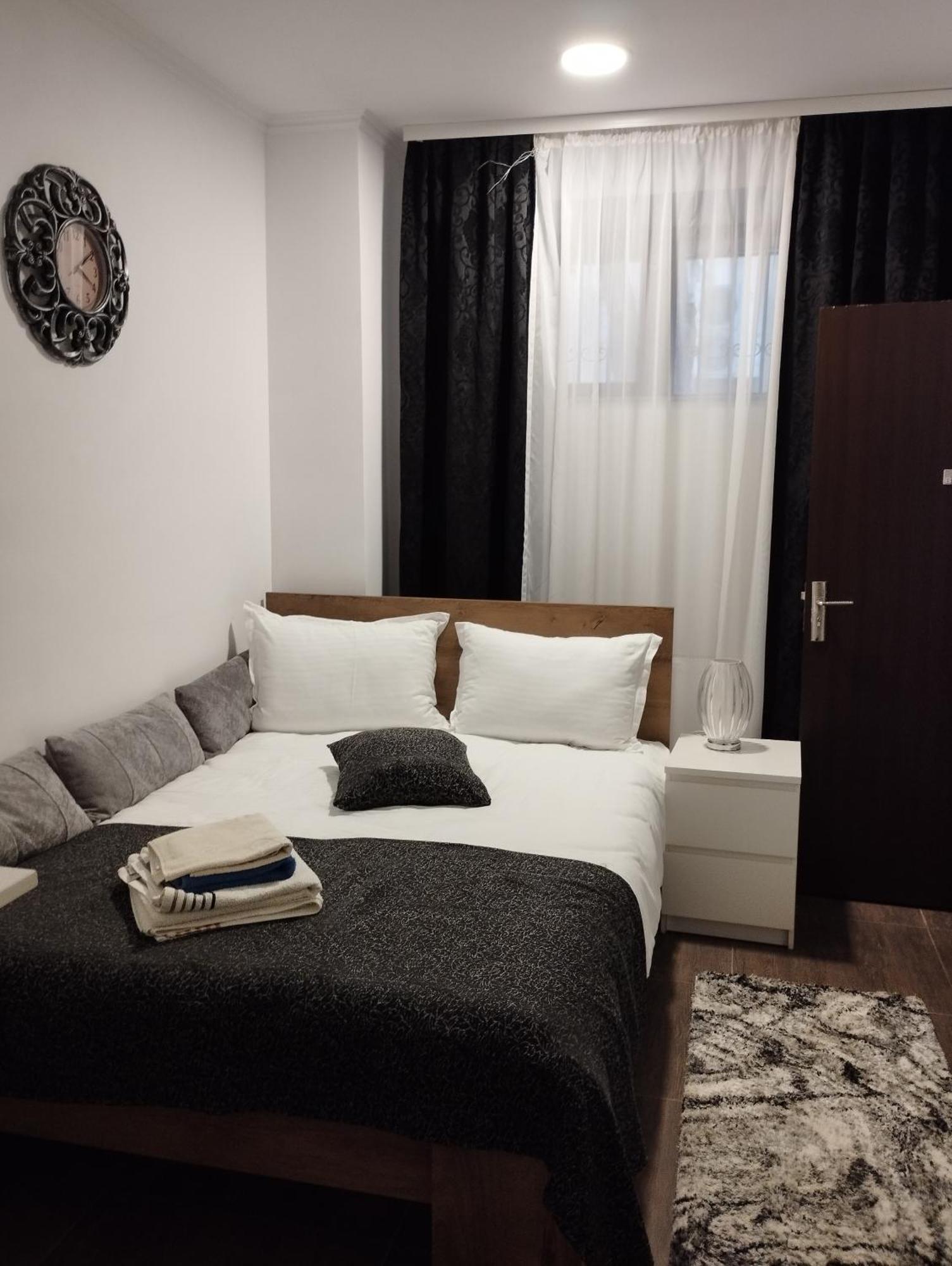 Tomis Promenada Apartamento *